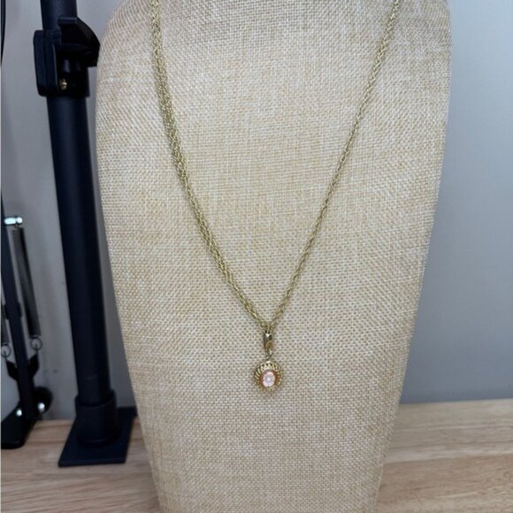 Vintage Amedeo Gold-Tone Multi-Strand Necklace With Reversible Cameo Pendant - Picture 7 of 15